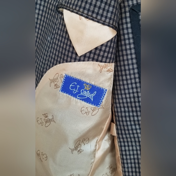 [E. J. SAMUEL] Fancy 3-Piece Check Suit with Silk Handkerchief in Pocket - Picture 8 of 12